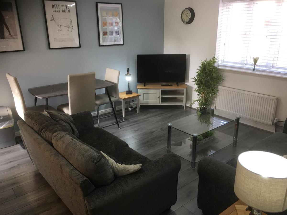 3 Smart Tvs, Sleeps 3, Van Parking, Fast Wifi Corby Exterior photo